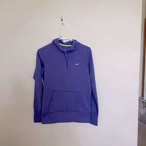 Nike Women’s Thermal-Fit hoodie